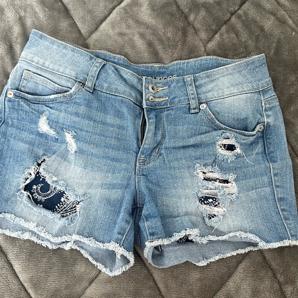 Ripped denim shorts